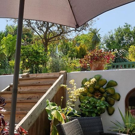 Colourful, Cosy City Home Bath Exterior photo